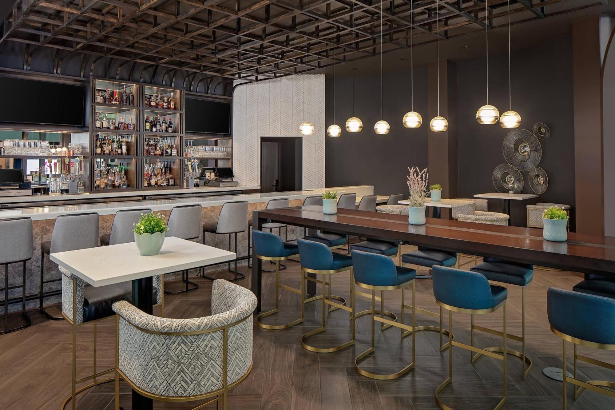 Cincinnati Marriott At Rivercenter Hotel 4*