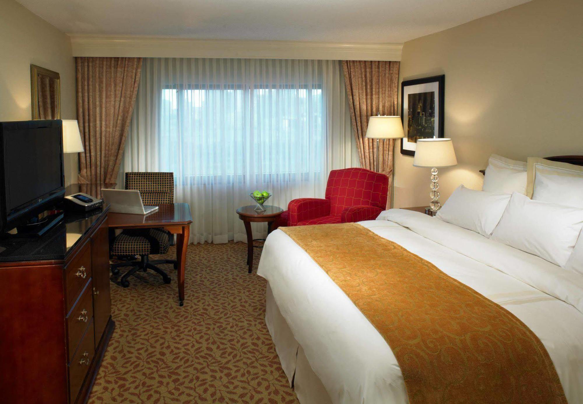 Hotel Cincinnati Marriott At Rivercenter 4*